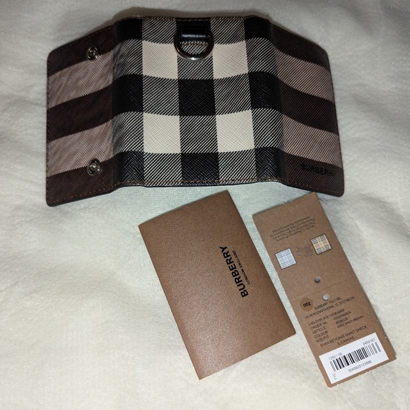 BURBERRY Border Check 6 Ring Key with D Ring Key Case PVC Brown Tan NWT - Picture 9 of 13